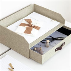 Her er Walter brevbakken i den tidsløse Linen / Beige nuance.
