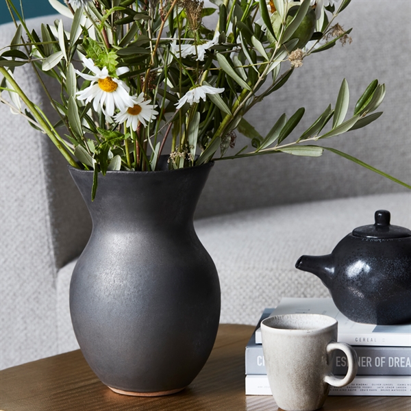 Corp Vase i keramik, SORT - fra House Doctor