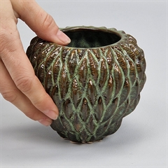 Urtepotteskjuler i keramik, grøn/brun