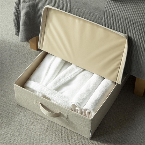 Beige kasse med låg til opbevaring under sengen