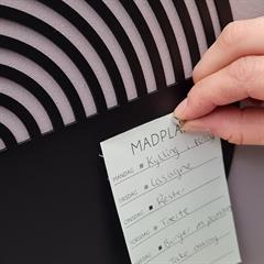 Magnetisk tavle i et rundt design til hjemmet