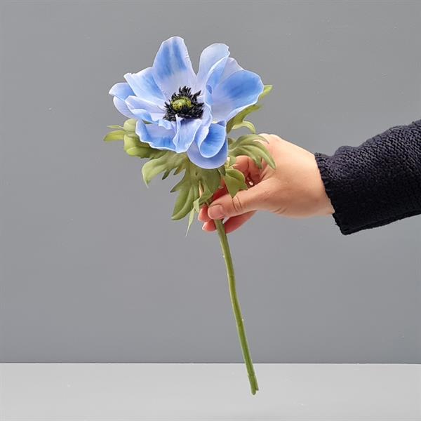 Kunstig blomst - Anemone Lys Blå. 43 cm.