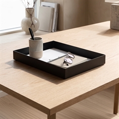 A4 bakke i sort metal fra BOXdeLUX