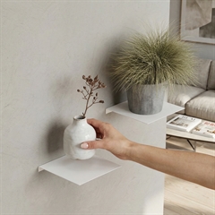 Små hvide hylder i metal - sæt med 2