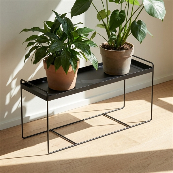 Large sidebord/lille sofabord fra vores populære Como serie i metal.