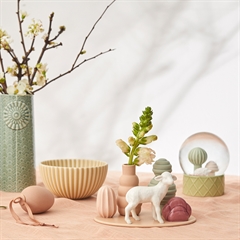 Dottir vase i keramik med det fineste lille lam