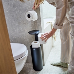 Joseph Joseph Toiletrulleholder til extra toiletruller, Sort