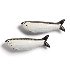 Salt og peber formet som sardiner