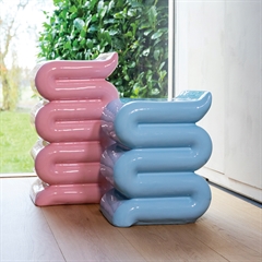 Sidebord til hjemmet i pastel pink, &klevering