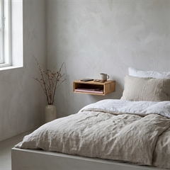 Sengebord i egetræ med fingersamlinger