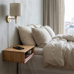 LAKE feel sengebord i egetræ - med elegante fingersamlinger