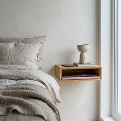 LAKE feel sengebord i egetræ - med fingersamlinger