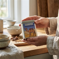 Metaldåse til Krydderier - Oriental - i hånd