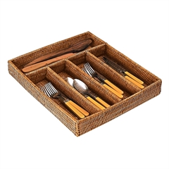 Charmille Bestikbakke i Rattan. Honey