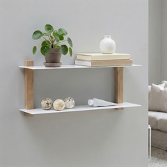 Designhylde i metal og egetræ - hvid og eg