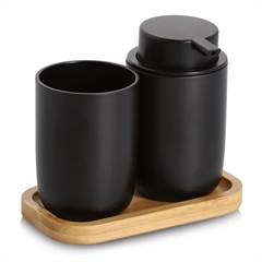 zeller sæbedispenser og tandbørstekrus på bambusbakke