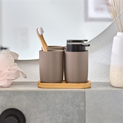 Tandbørstekrus og Sæbedispenser på Bambusbakke , Mørk Sand